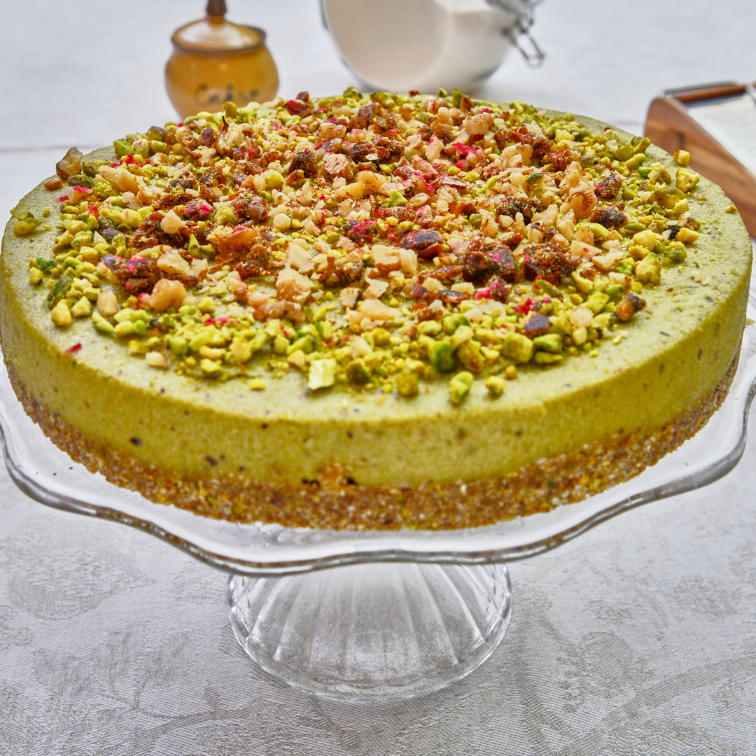 Sirova torta od avokada i limete – 12 šnita, bez pečenja, s avokadom, limetom i orašidima